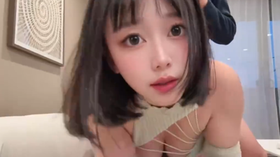 동양야동-돌아 다니면서 떡치는 귀여운 여친